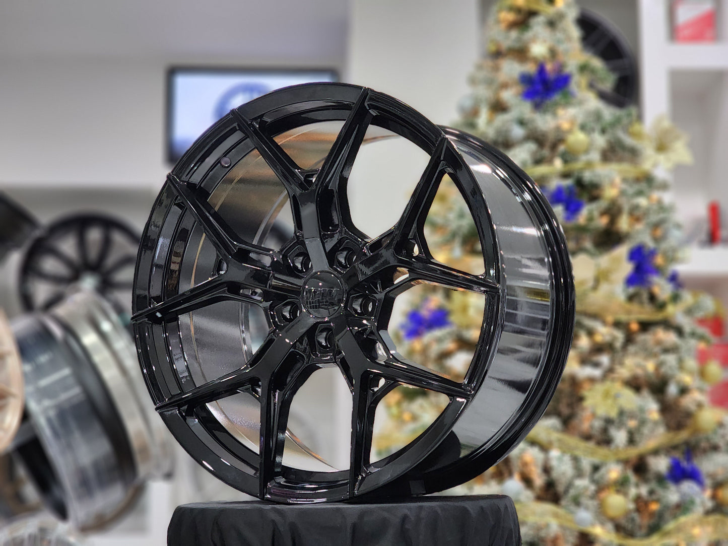 E1500 Gloss Black 20x10 ET35 5x112 – (Square Set of 4)