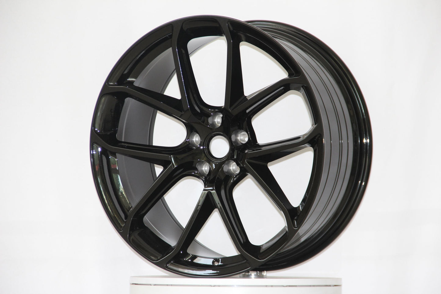 E861 Gloss Black 20in Staggered Set 9.0 ET26 / 10.0 ET19 5.112 (4 Wheels)