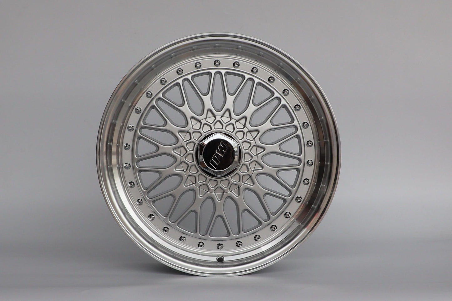 E883 White Machined Lip With Silver Rivet 18x9.0 ET35 5.120.114 - Square Set (4 Wheels)