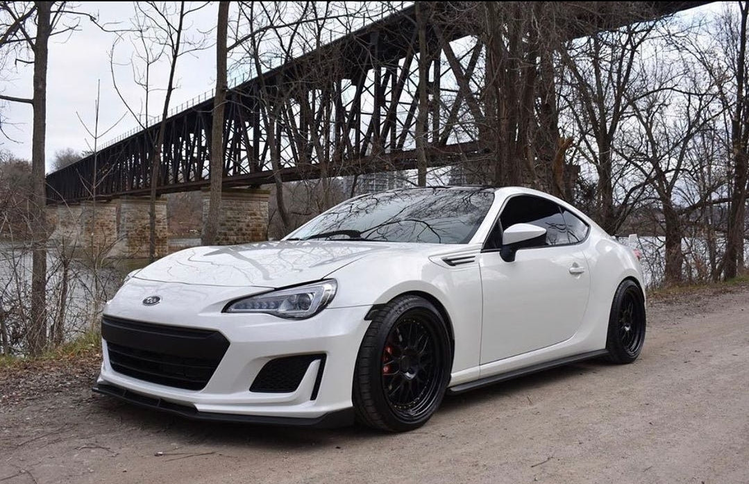 Aodhan AH02 Gloss Black ( Gold Rivet) - 19x8.5 +35 / 19x9.5 +35 5x120 (Staggered Set of 4)