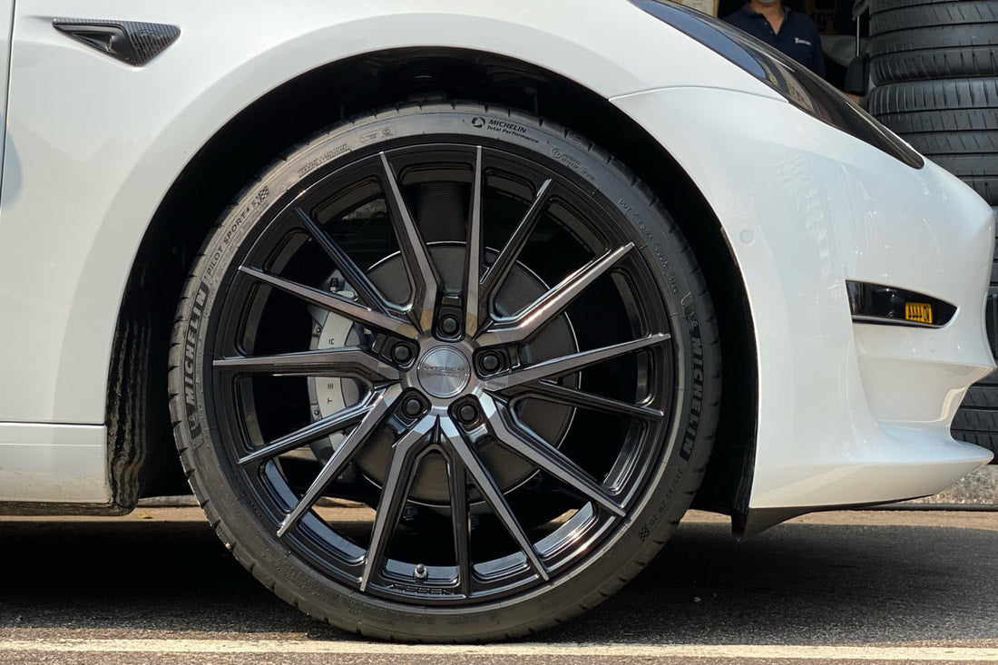 22" Vossen HF-4T Tinted Gloss Black 5x112 ( Staggered Setup ) ( Set of 4 )