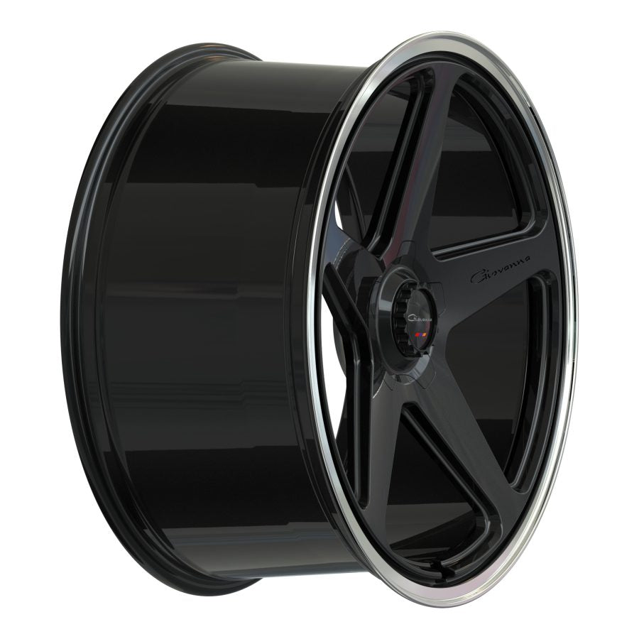 Giovanna CINQUE gloss black with polished lip wheel detail