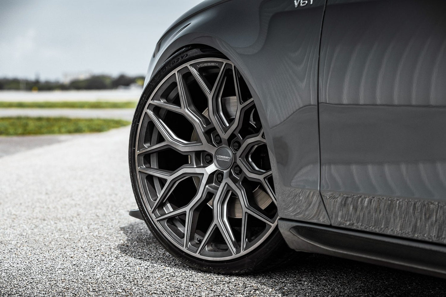 22" Vossen HF2 Tinted Matte Gunmetal 5x120 ( Square Setup ) ( Set of 4 )