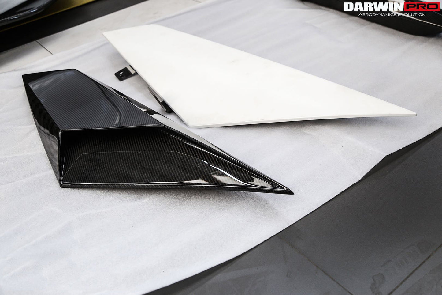 2011-2016 Lamborghini Aventador LP700 Coupe/Roadster BKSS Style Carbon Fiber Rear Side Scoops - DarwinPRO Aerodynamics