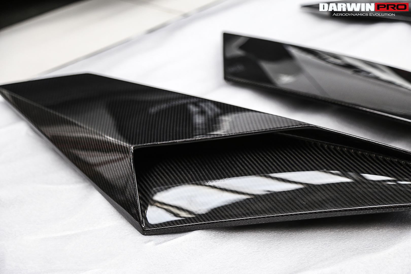 2011-2016 Lamborghini Aventador LP700 Coupe/Roadster BKSS Style Carbon Fiber Rear Side Scoops - DarwinPRO Aerodynamics