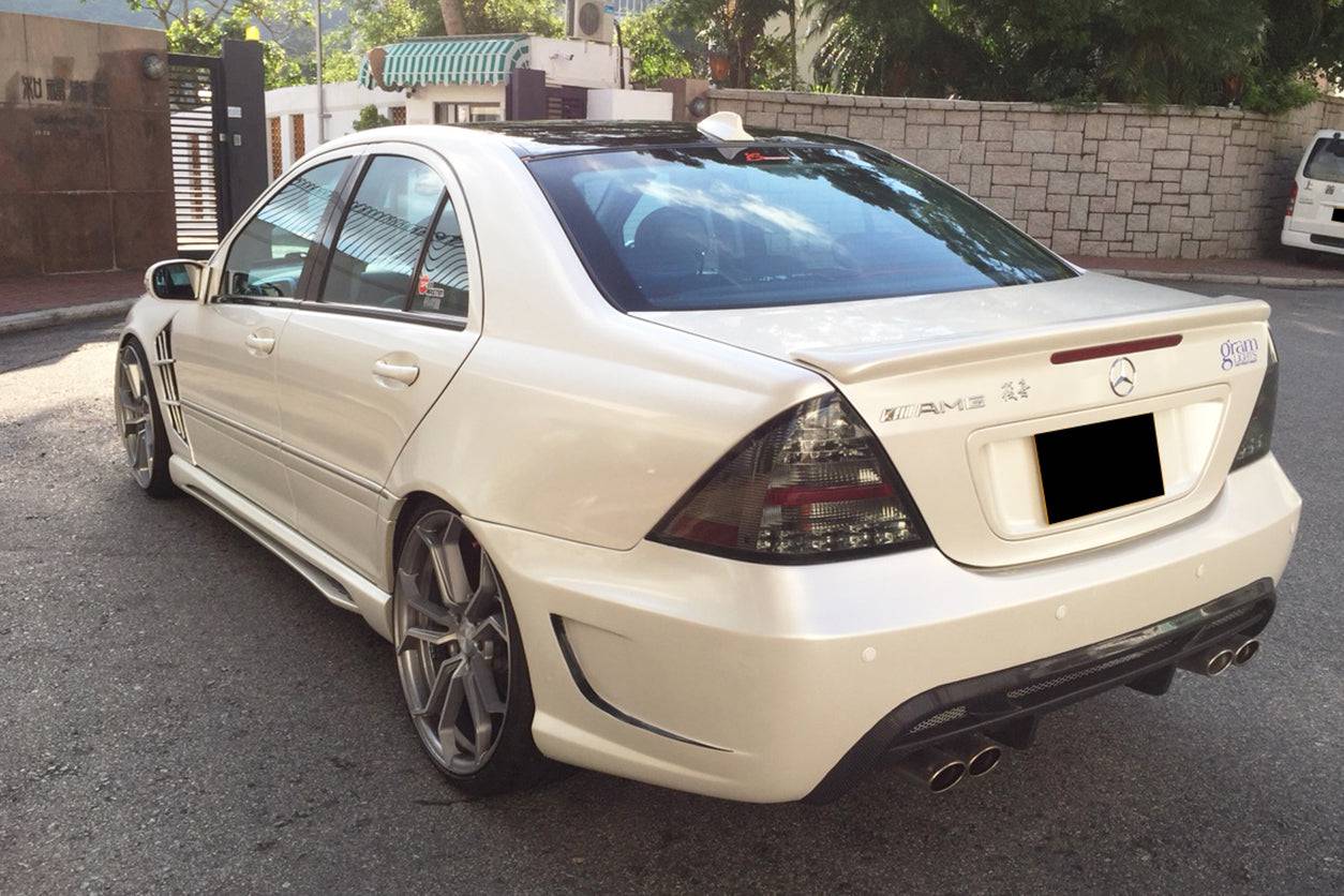 2001-2007 Mercedes Benz W203 C32 AMG C Class VRS Style Rear Bumper - Carbonado