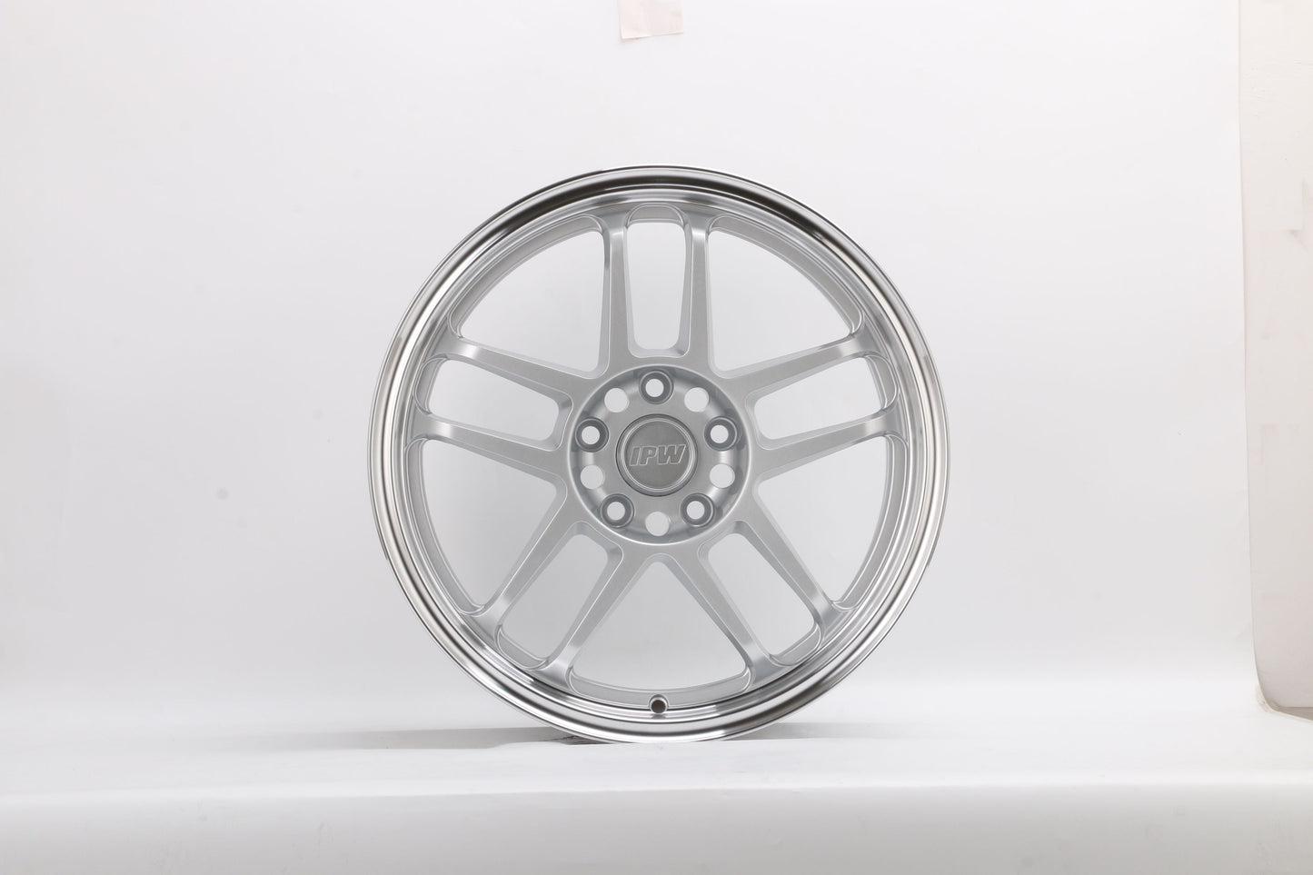 E041 Silver Machined Lip 17x8 ET40 5x114.3 – (Square Set of 4)