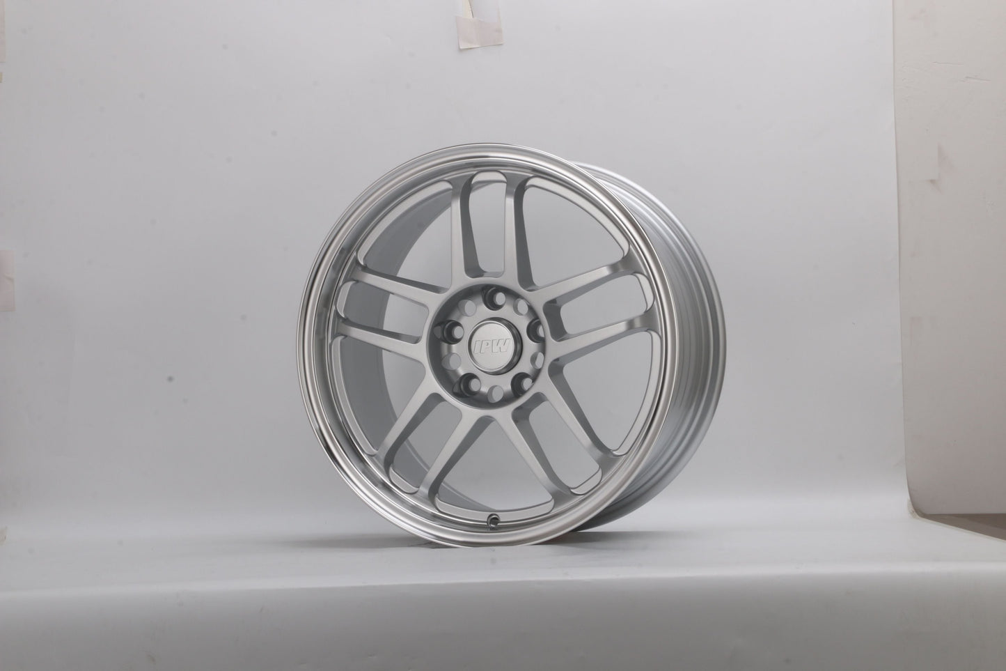 E041 Silver Machined Lip 17x8 ET40 5x112 – (Square Set of 4)