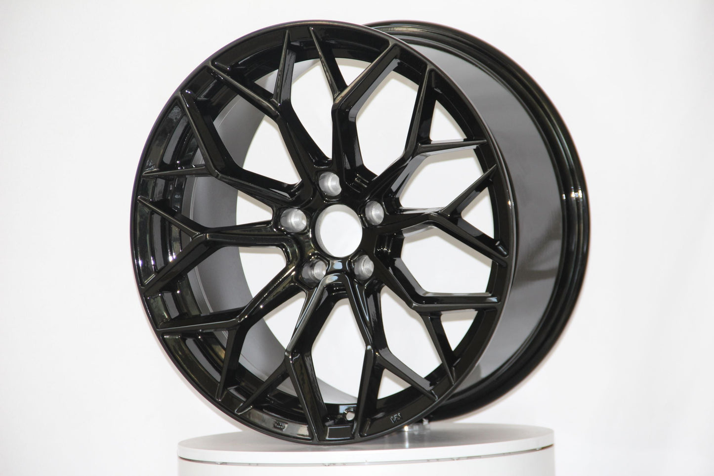 E114 Gloss Black 18x8.5 ET35 5x114.3 – (Square Set of 4)