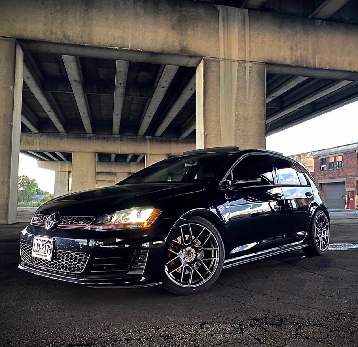 18" Aodhan AHX Hyper Black 5x120 ( Staggered Setup ) ( Set of 4 )