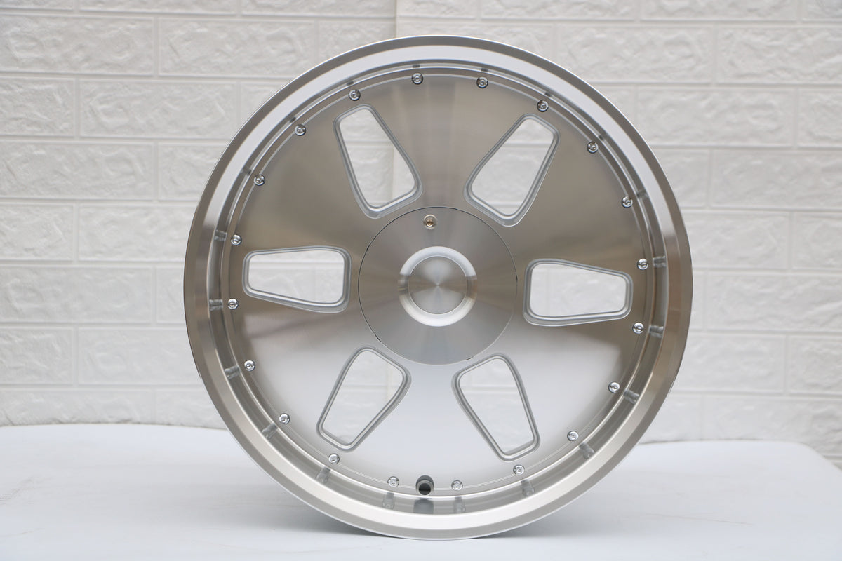 E1401 Silver Machined Lip 17x7.5 ET30 5x100.113 – (Square Set of 4)