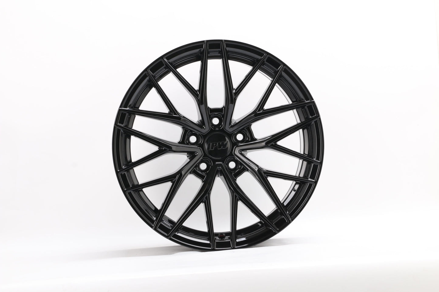 E1513 Gloss Black 17x8 ET35 5x112 – (Square Set of 4)