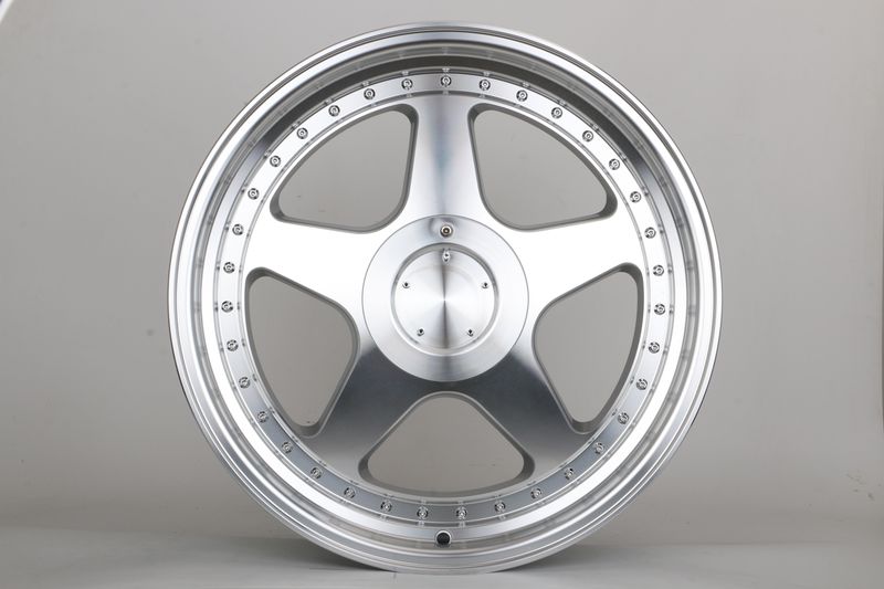E163 Silver Machined Lip 18x8.0 ET35 5.100.113 - Square Set (4 Wheels)