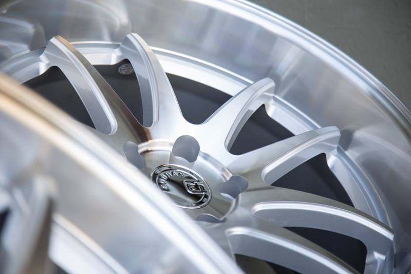 18" Aodhan DS02 Silver w/ Machined Face 5x100 ( Square Setup ) ( Set of 4 )