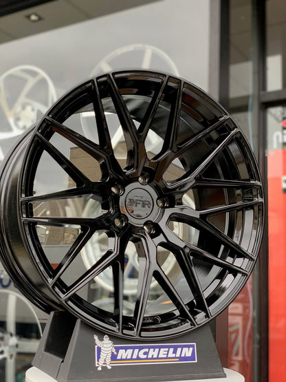 F1R F103 20x9 ET35 Gloss Black 5x114 – ( Square Set of 4 )
