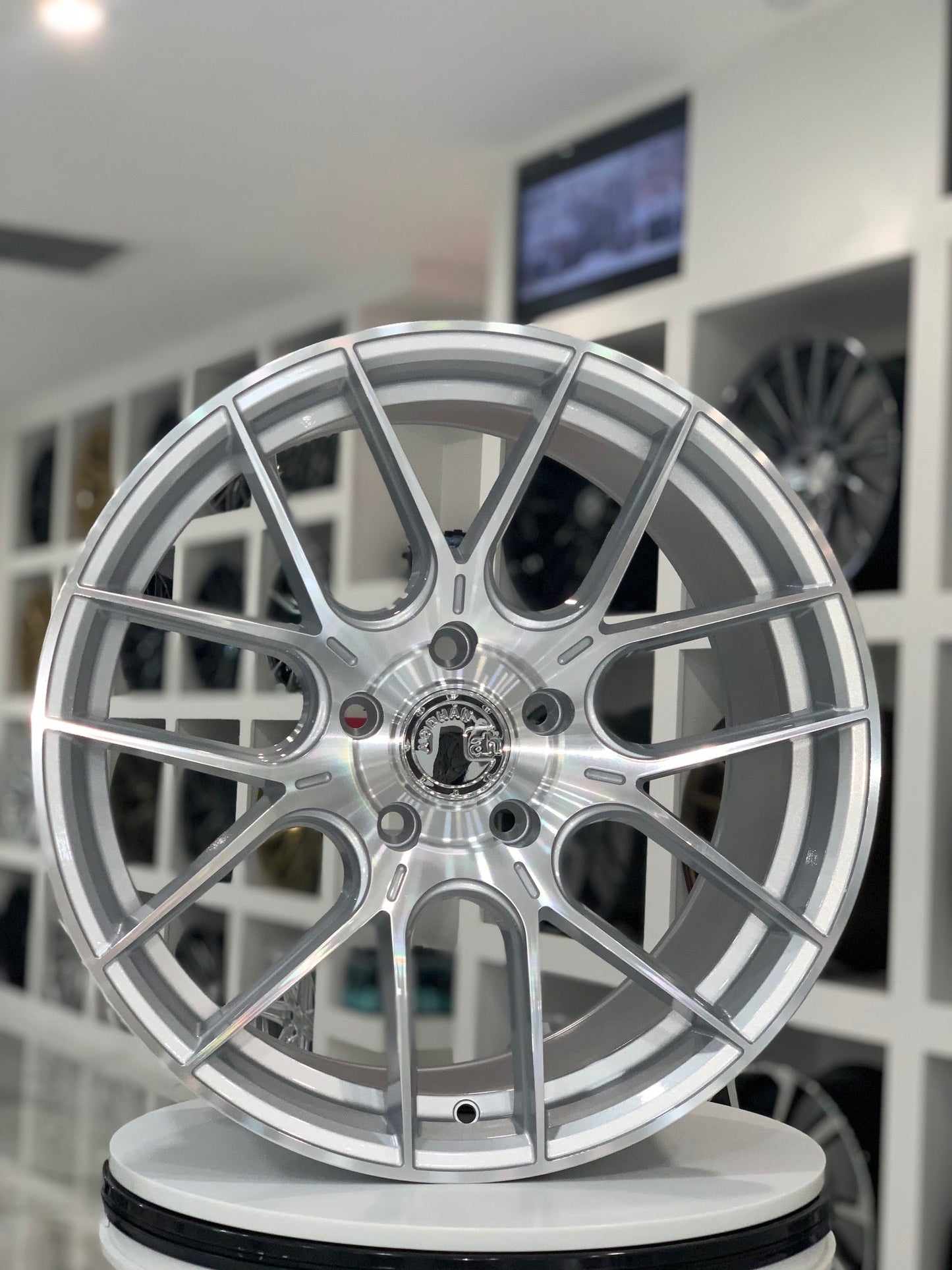 Aodhan AH-X Gloss Silver Machined Face - 19x8.5 +35 5x114.3 (Square Set of 4)
