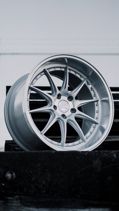 Aodhan DS07 Silver w/Machined Face - 18x9.5 +22 5x114.3 (Square Set of 4)