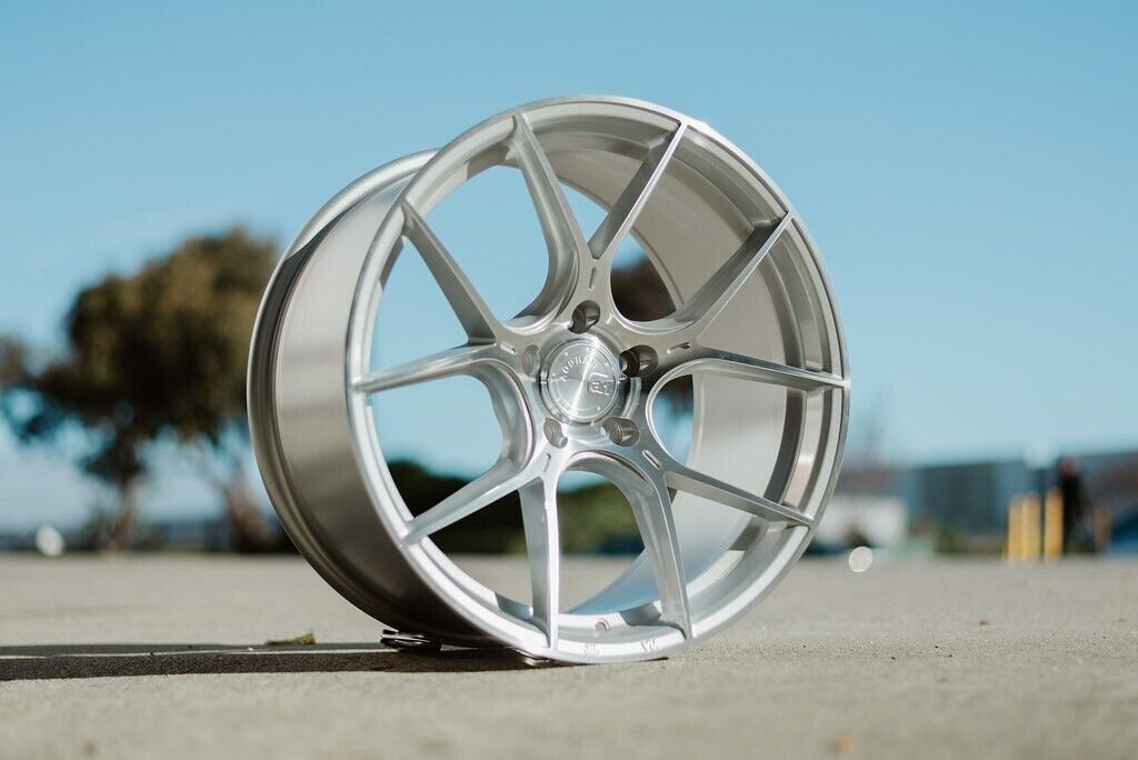 18" Aodhan AH11 Gloss Silver Machined Face 5x112 ( Staggered Setup )
