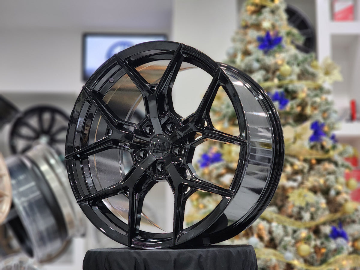 E1500 Gloss Black 18x8 ET30 / 18x9 ET35 5x114.3 — Staggered Set of 4