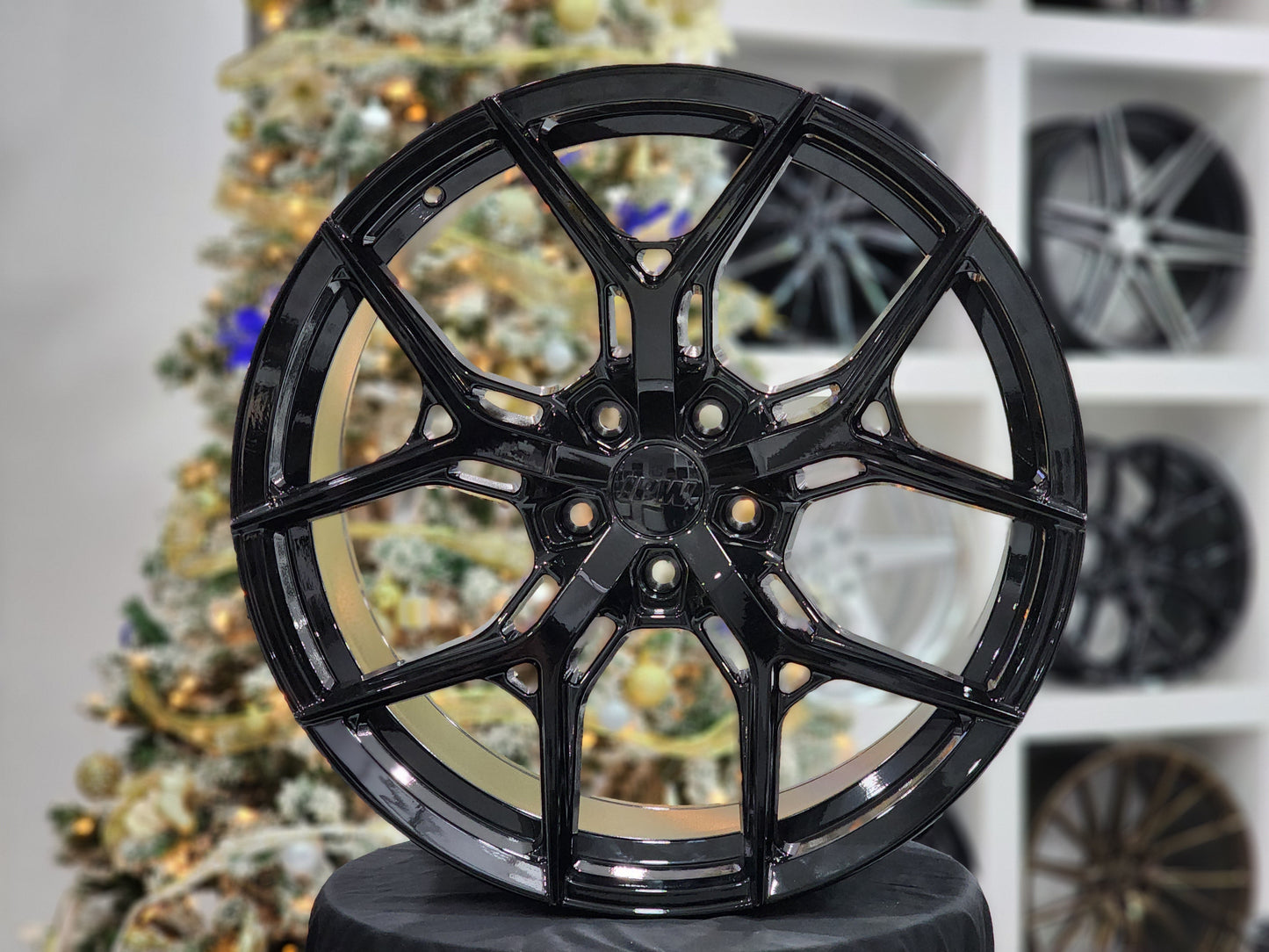 E1500 Gloss Black 20x10 ET35 5x112 – (Square Set of 4)