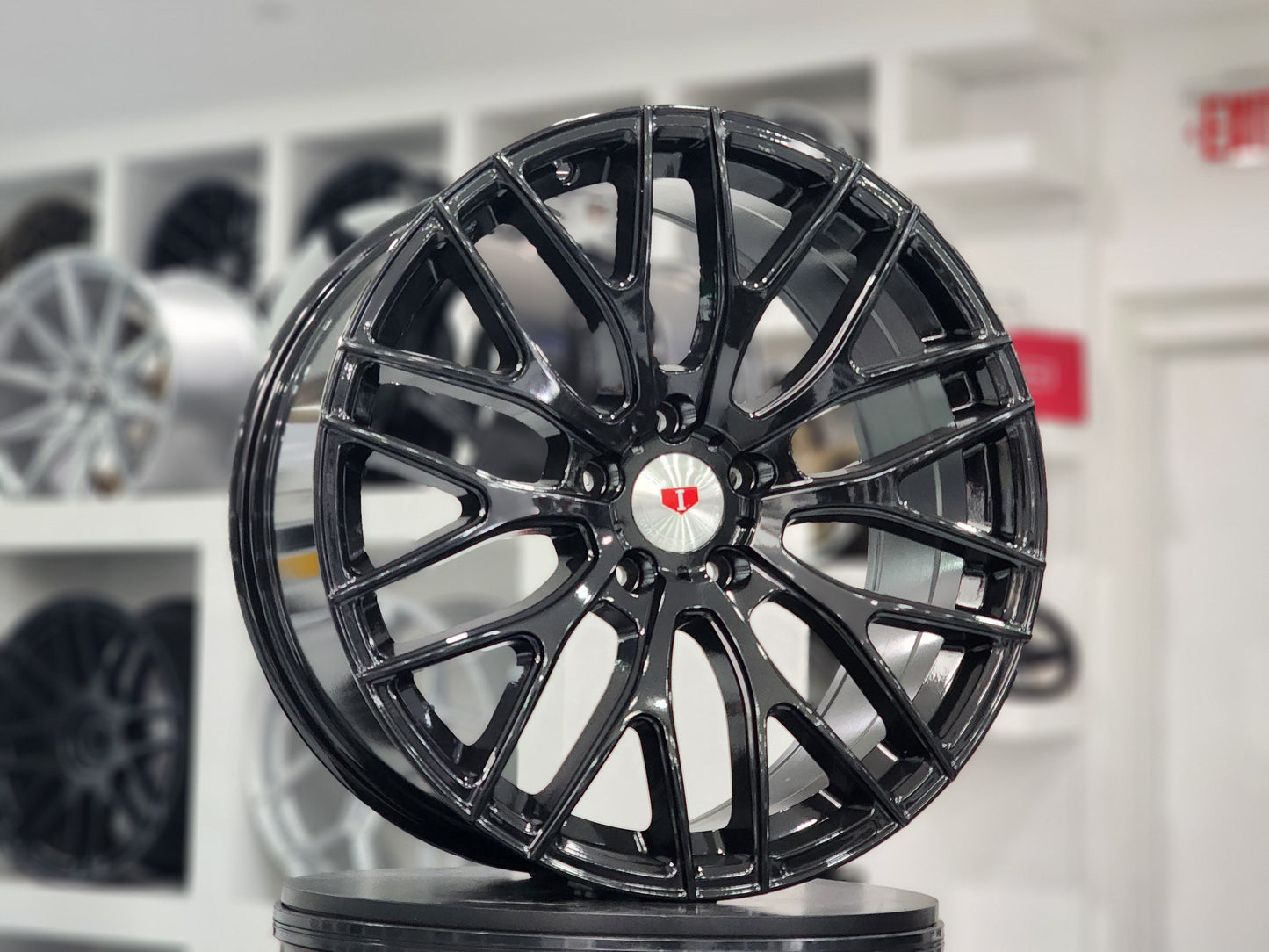 E008 Gloss Black 17x7.5 ET35 5x114.3 - Square Set (4 Wheels)