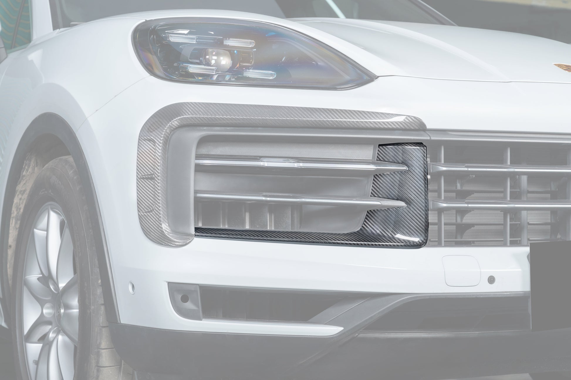 2024-2025 Porsche 9Y0.2 Cayenne S & Coupe & E-Hybrid OEM Style Dry Carbon Fiber Front Bumper Side Vent Cover - Carbonado