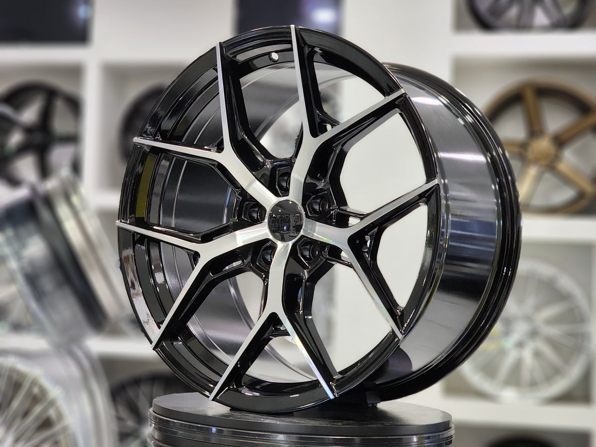 E1500 Black Machined Face 20x8.5 ET35 / 20x10 ET35 5x112 / 5x114.3 – (Staggered Set of 4)