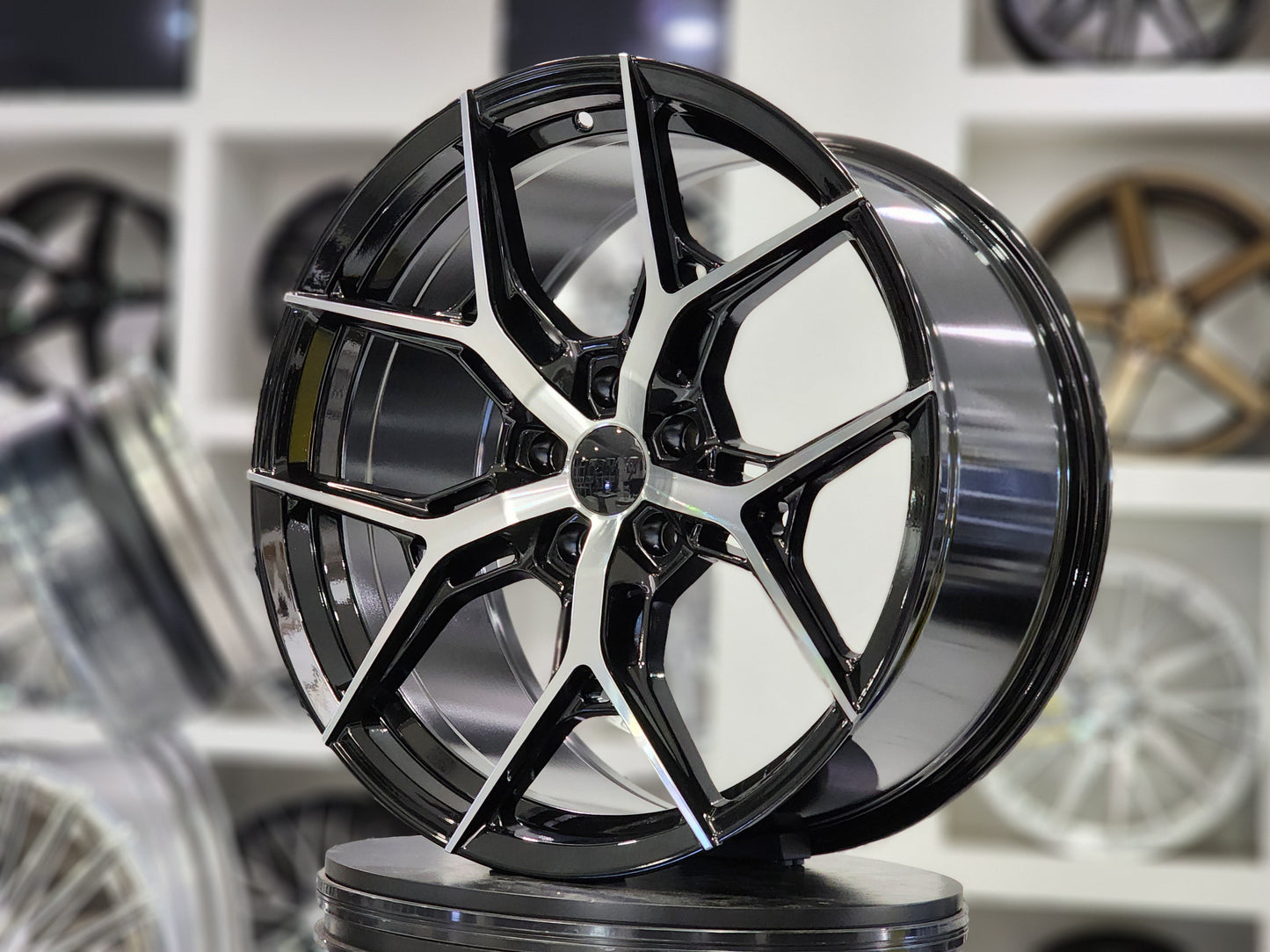E1500 Black Machined Face 20x8.5 ET35 5x114.3 – (Square Set of 4)