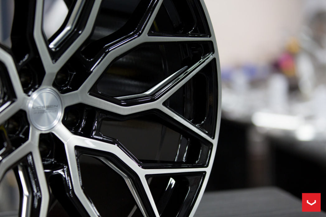 22" Vossen HF2 Brushed Gloss Black 5x112 ( Staggered Setup ) ( Set of 4 )