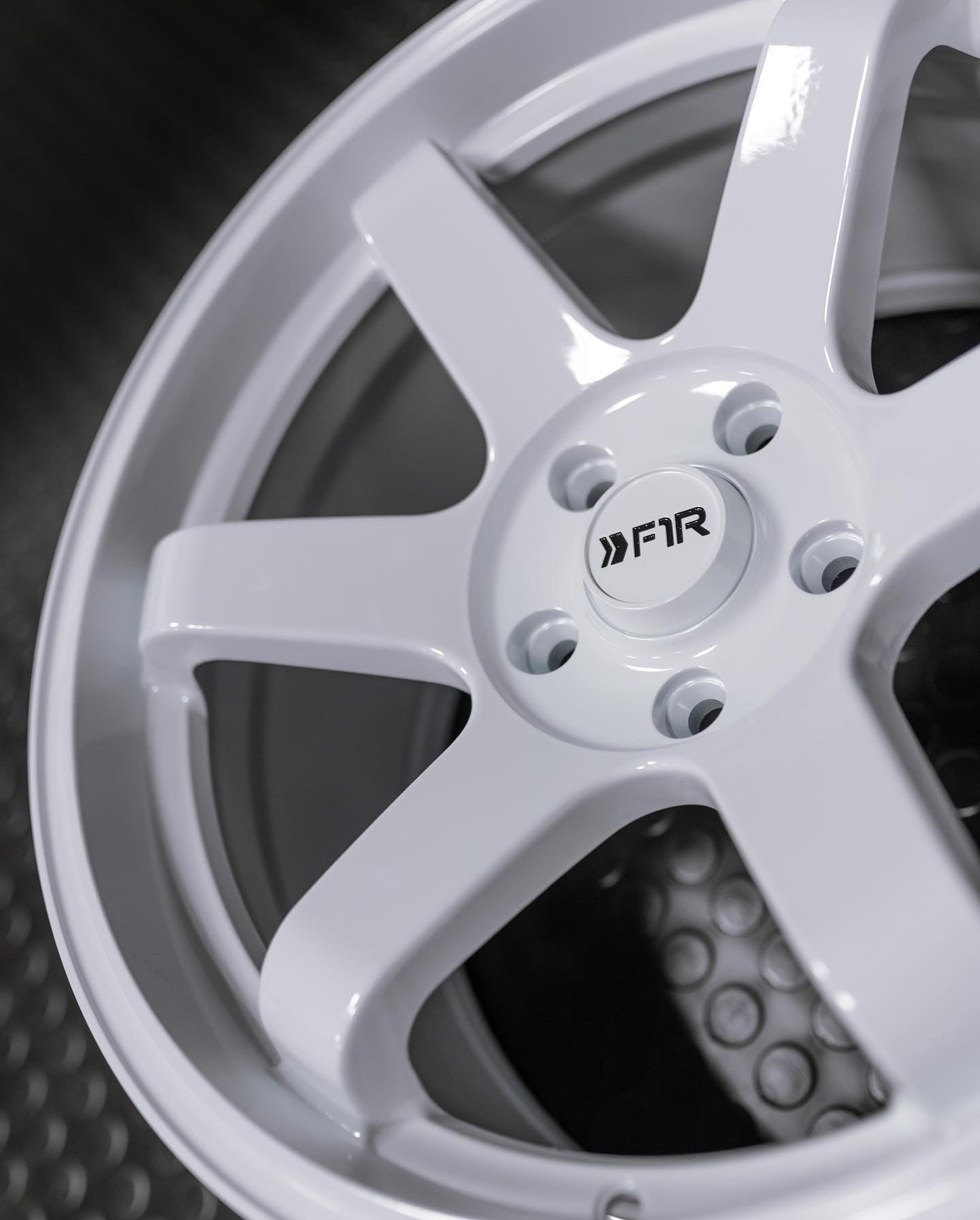 F1R F106 18x8.5 ET35 White 5x114.3 – ( Square Set of 4 )