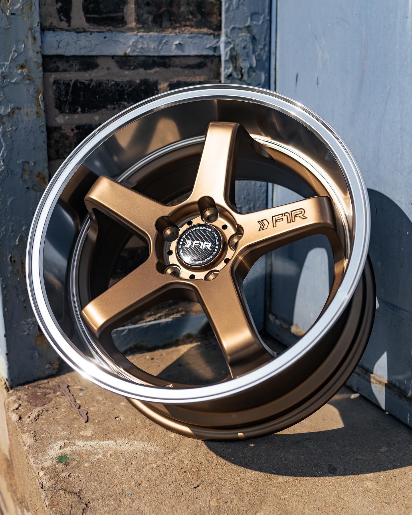 F1R FC5 18x8.5 ET38 Satin Bronze/Polish Lip 5x114 – ( Square Set of 4 )