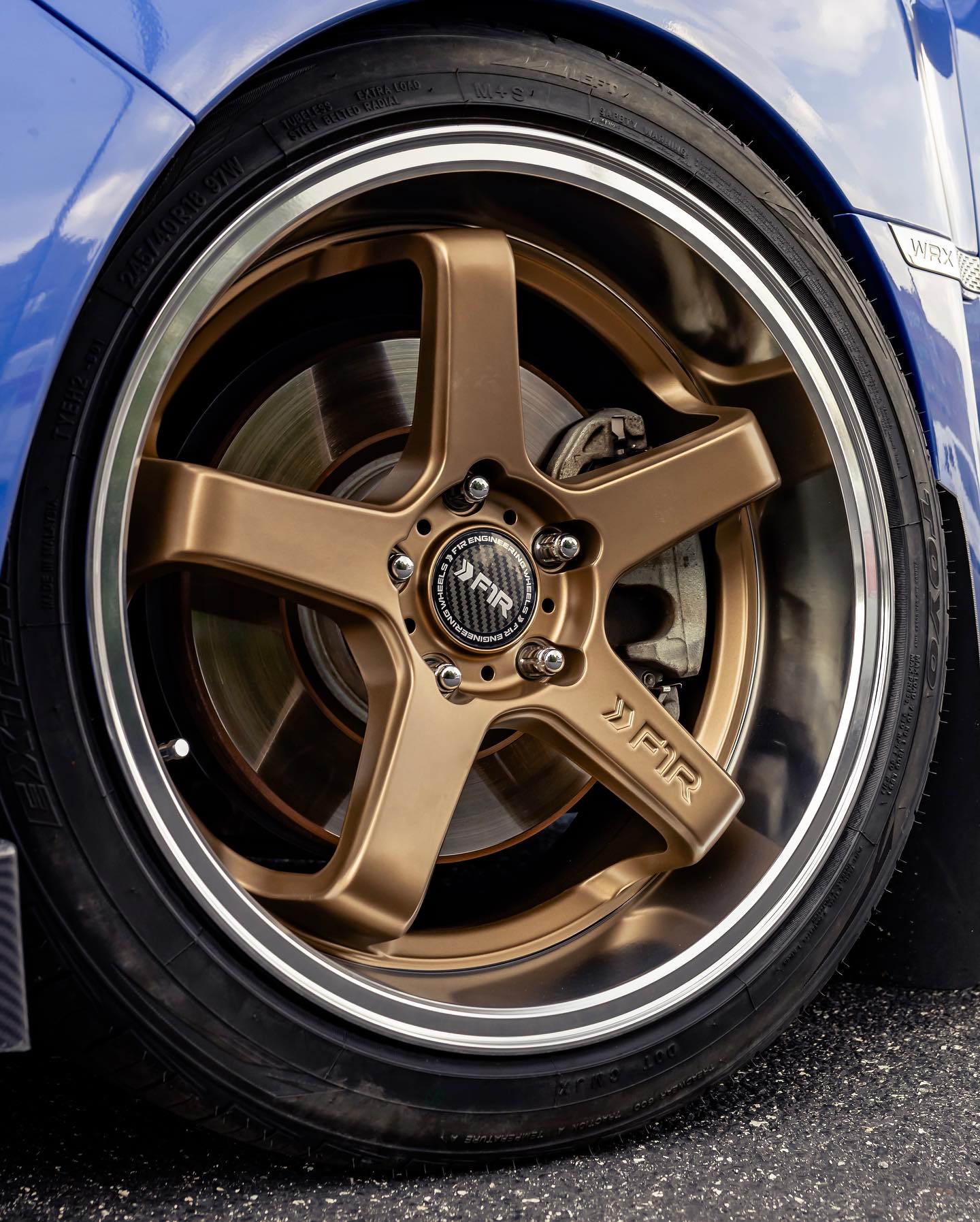 F1R FC5 18" 18x8.5 ET38 / 18x9.5 ET38 Satin Bronze/Polish Lip 5x114 – ( Staggered Set of 4 )