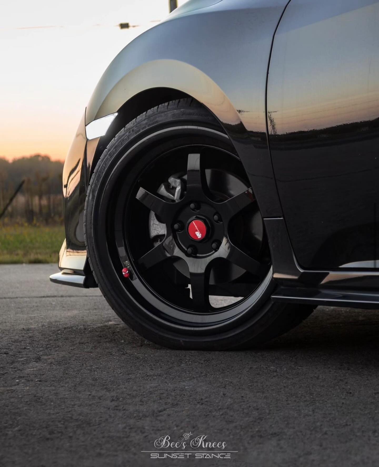 Aodhan AH08 Gloss Black - 18x8.5 +35 / 18x9.5 +30 5x114.3 (Staggered Set of 4)