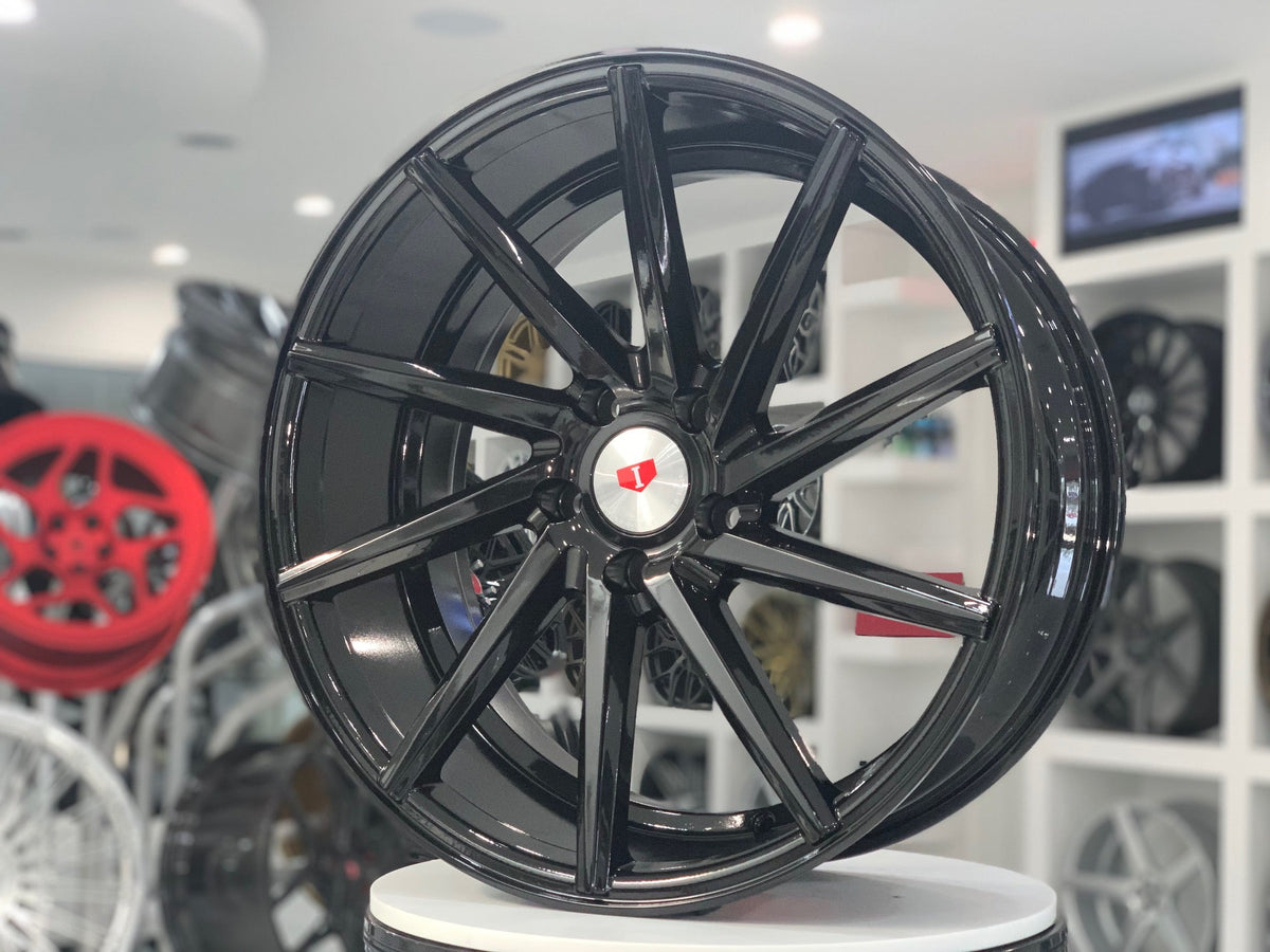 E013 Gloss Black 19x8.5 ET35 5x112 - Square Set (4 Wheels)