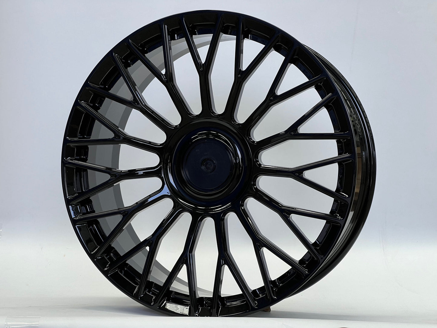 E483 Gloss Black 20in Staggered Set 9.0 ET25 / 10.0 ET35 5.112.120 (4 Wheels)