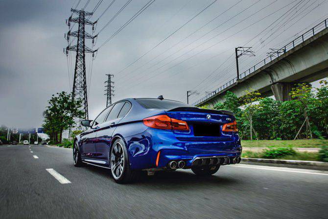 2018-2023 BMW F90 M5 MP Style Carbon Fiber Side Skirts - Carbonado Aero