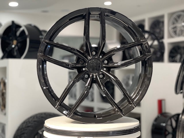 E524 Gloss Black 20x9.5 ET35 5x112 – (Square Set of 4)