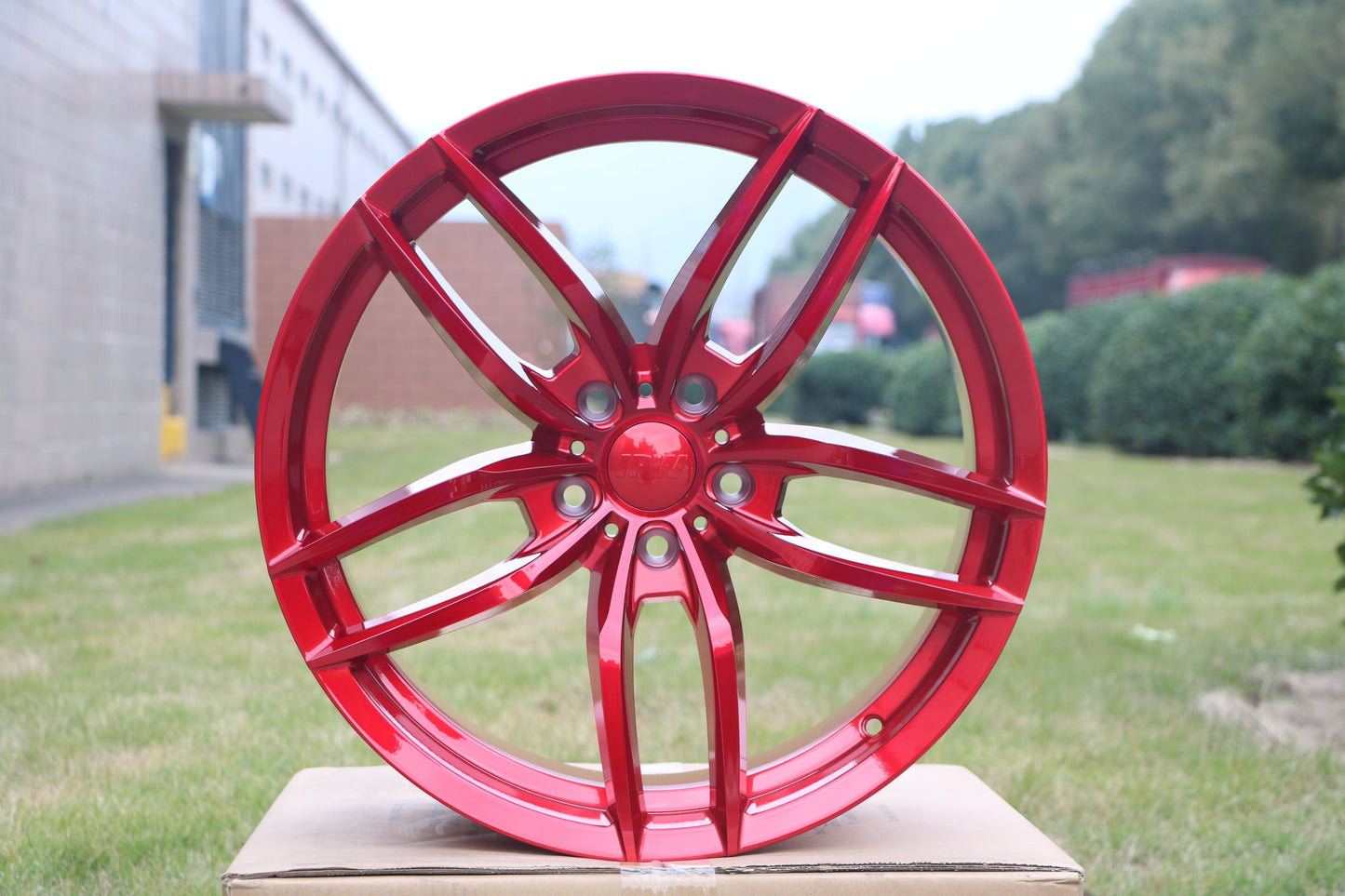 E524 Red 19x8.5 ET35 5.114 - Square Set (4 Wheels)