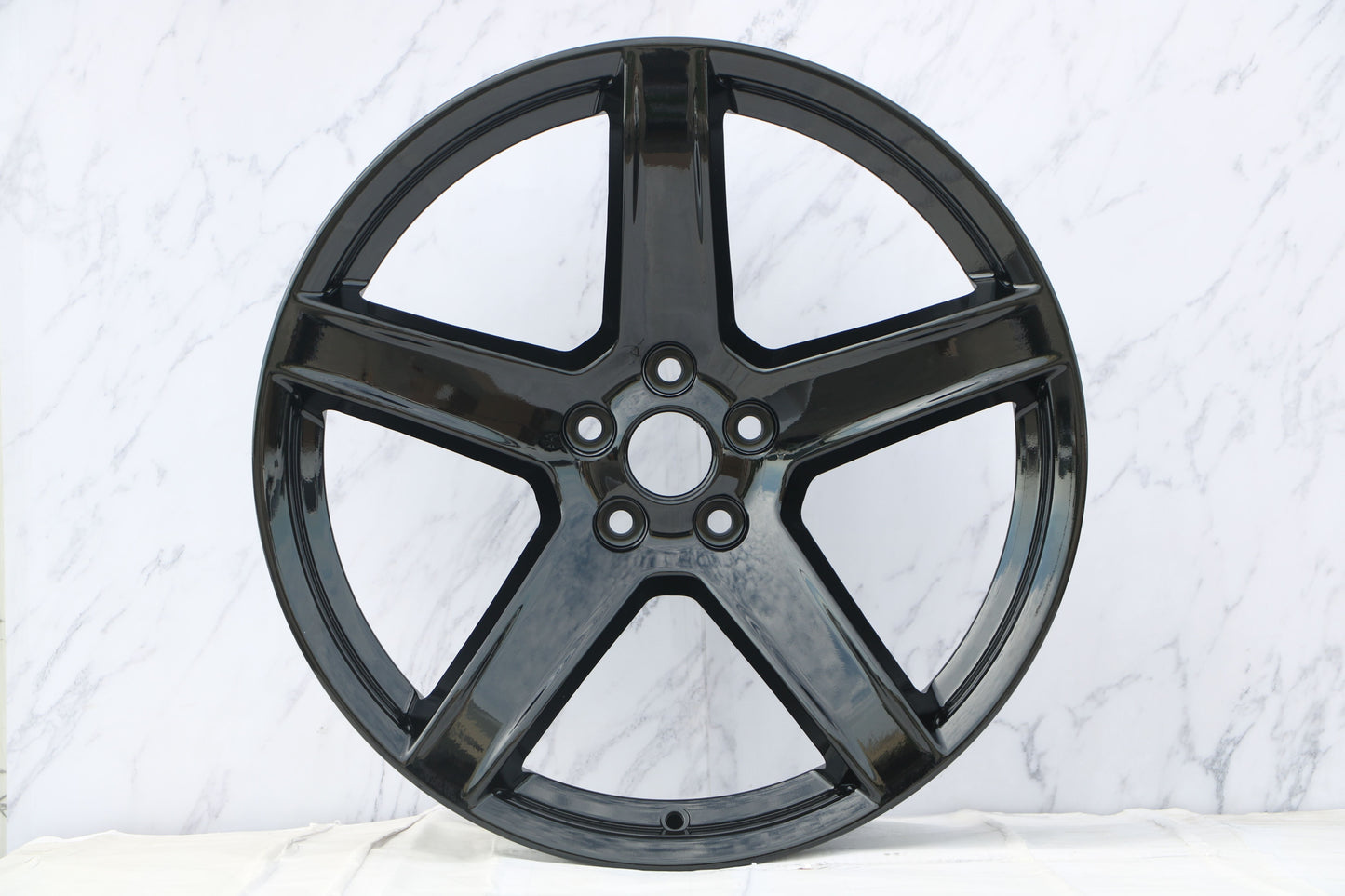 E576 Gloss Black 20x10.5 ET22 5.115 - Square Set (4 Wheels)
