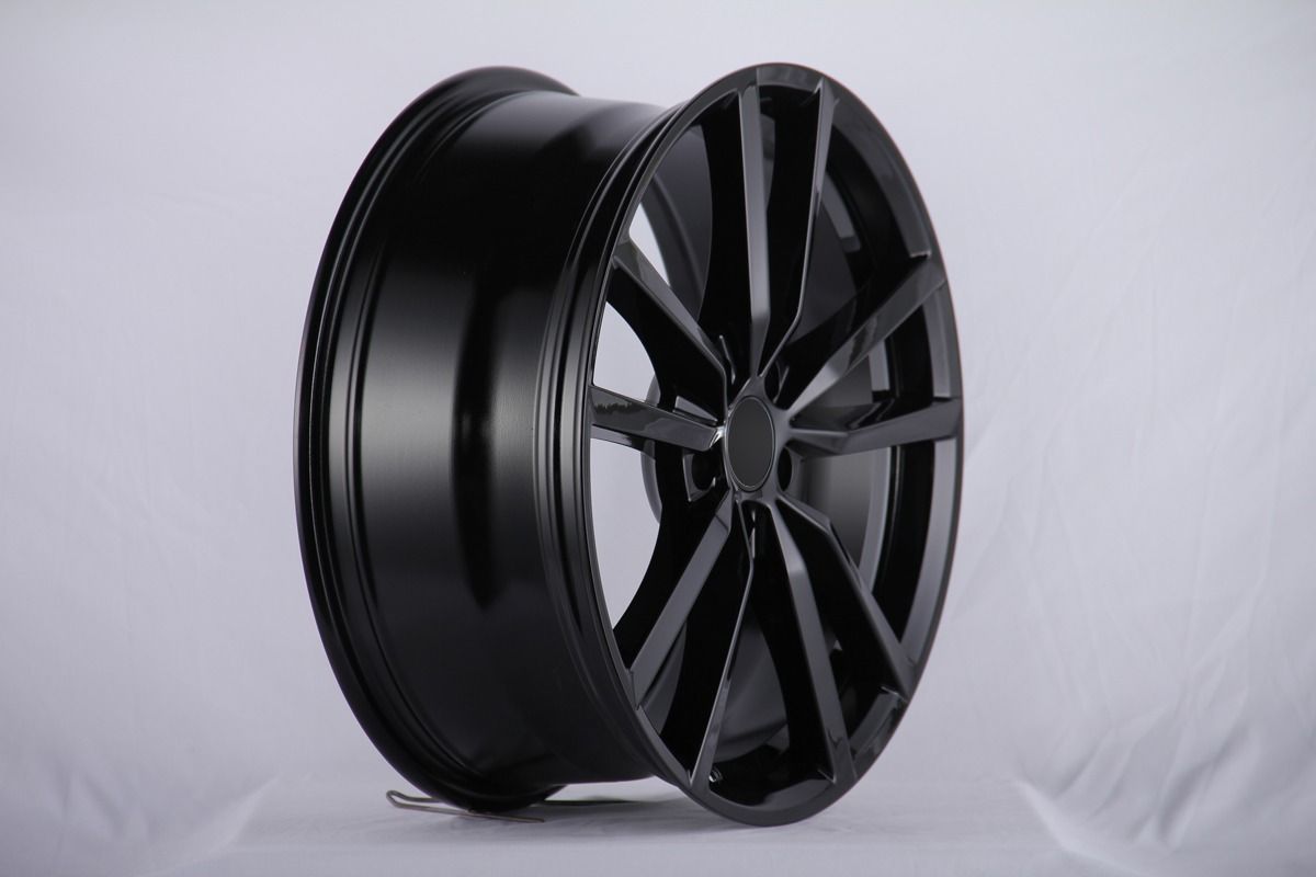 E600 Gloss Black 17x7.5 ET35 5.100 - Square Set (4 Wheels)