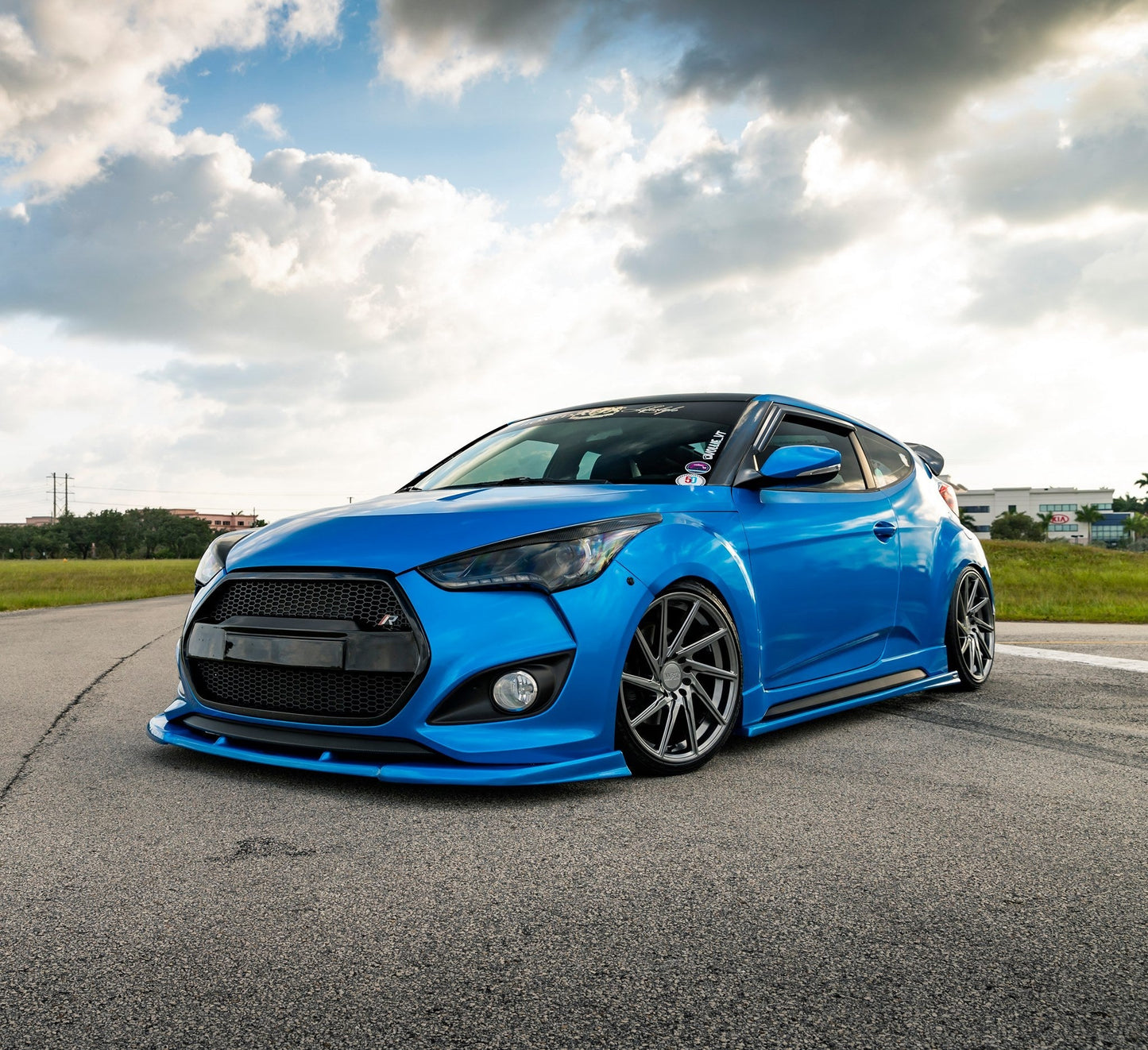 18" F1R F29 Hyper Black 5x100 / 5x114.3 Dual Pattern ( Staggered Setup ) ( Set of 4 )