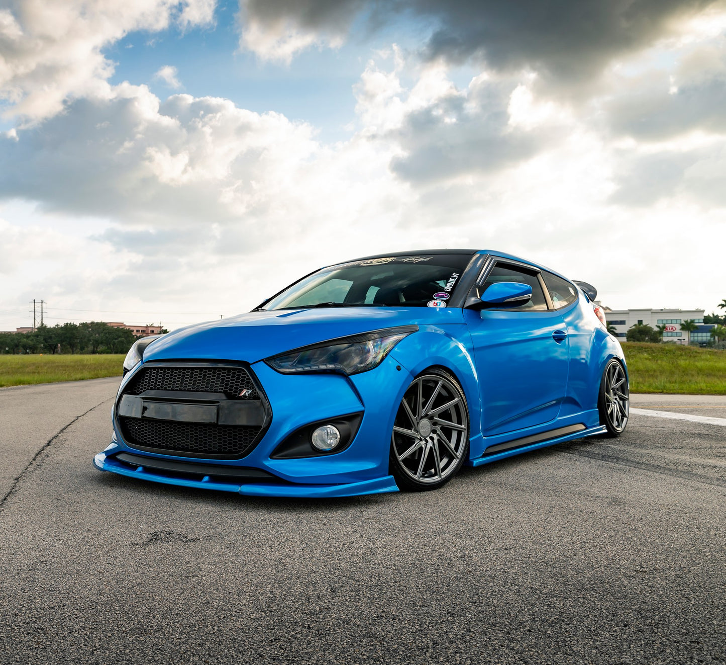 18" F1R F29 Hyper Black 5x100 / 5x114.3 Dual Pattern ( Staggered Setup ) ( Set of 4 )