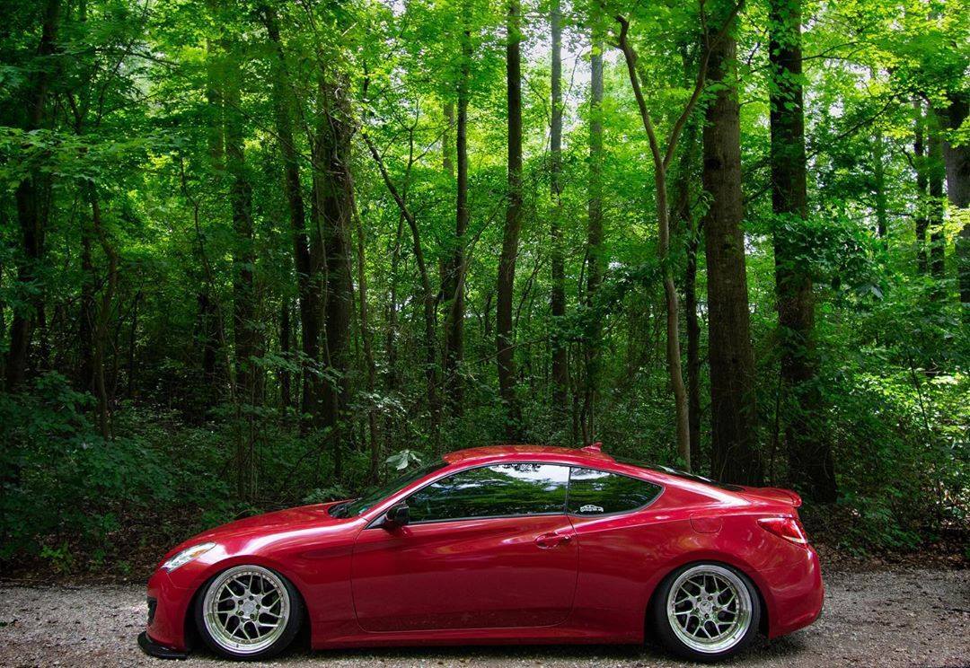 Aodhan DS01 Vacuum Chrome w/ Gold Rivets - 19x9.5 +22 / 19x10.5 +22 5x114.3 (Staggered Set of 4)