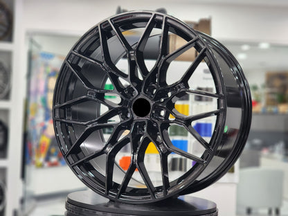 E719 Gloss Black 19in Staggered Set 8.0 ET25 / 9.0 ET40 5.112 (4 Wheels)