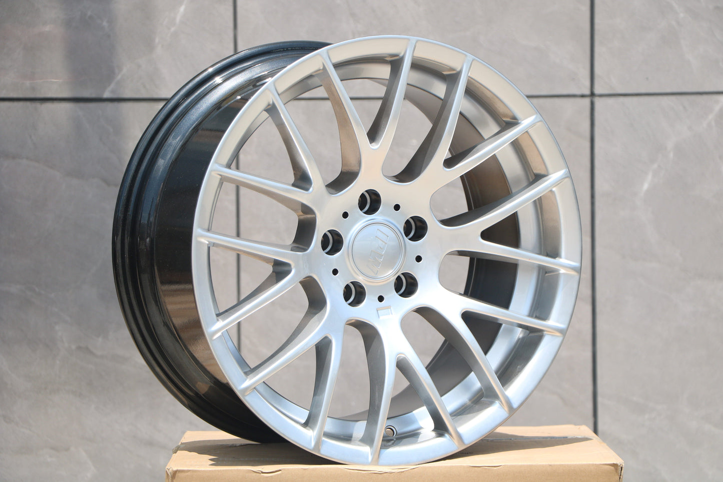 E725 Hyper Silver 19x10 ET25 5x120 – (Square Set of 4)