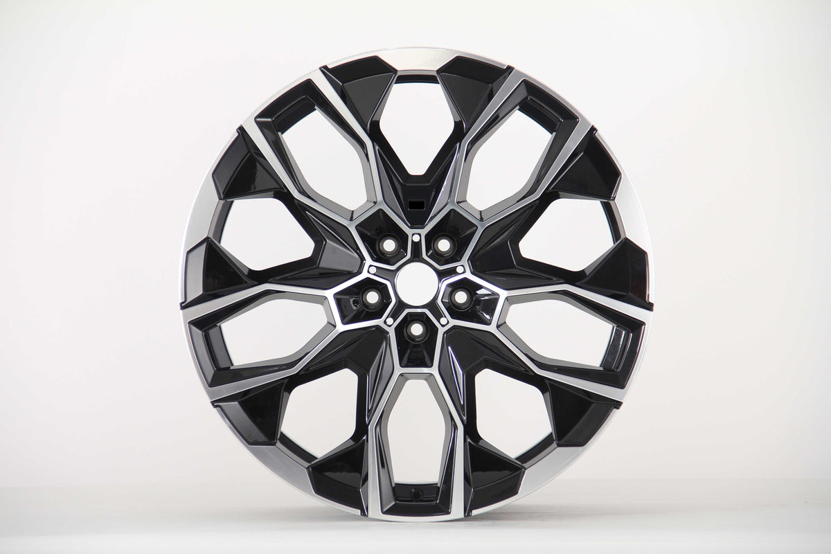 E746 Black Machined Face 22x9.5 ET40 / 22x10.5 ET43 5x120 — Staggered Set of 4