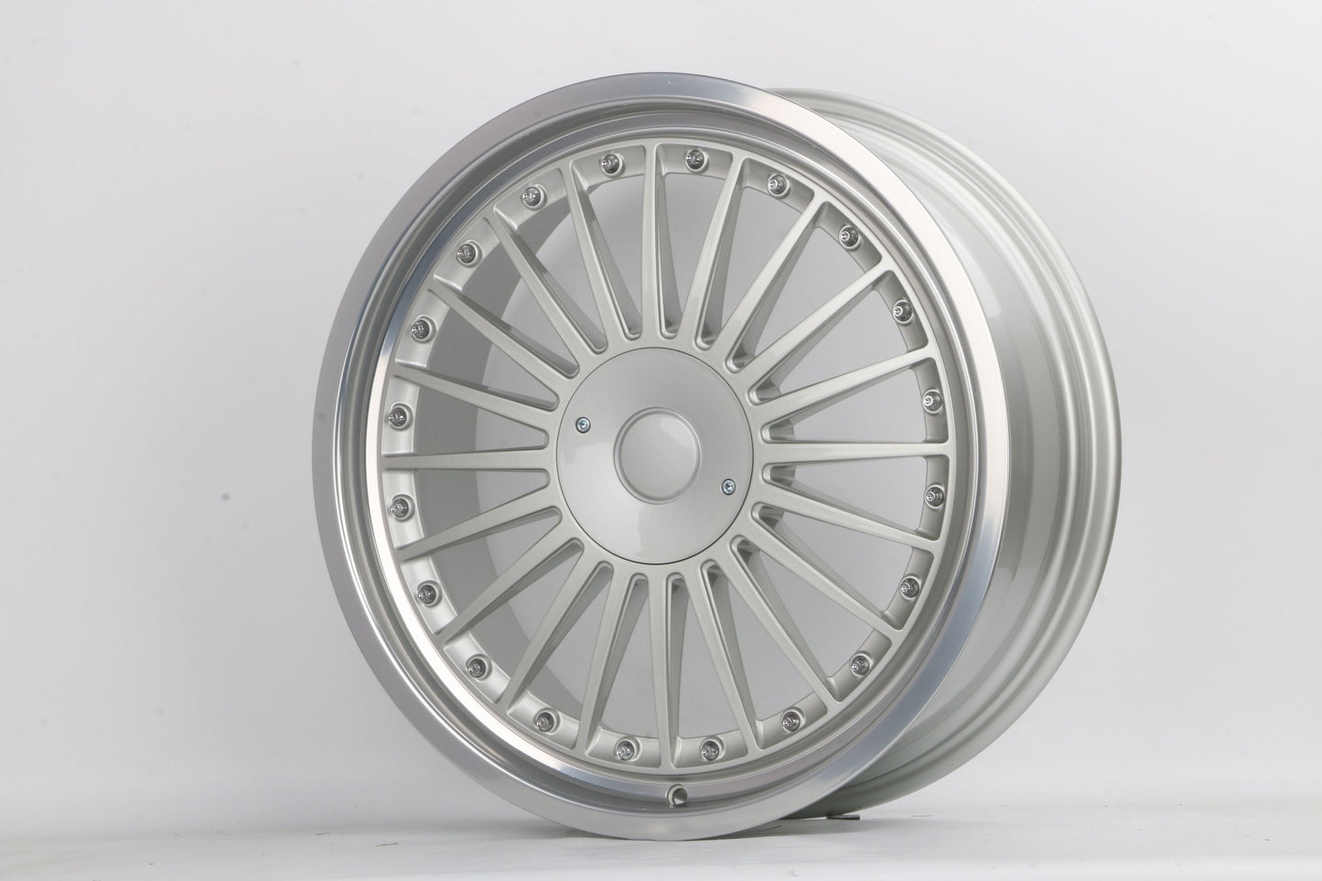 E750 Silver Machined Lip 18x8.5 ET15 5.112.120 - Square Set (4 Wheels)