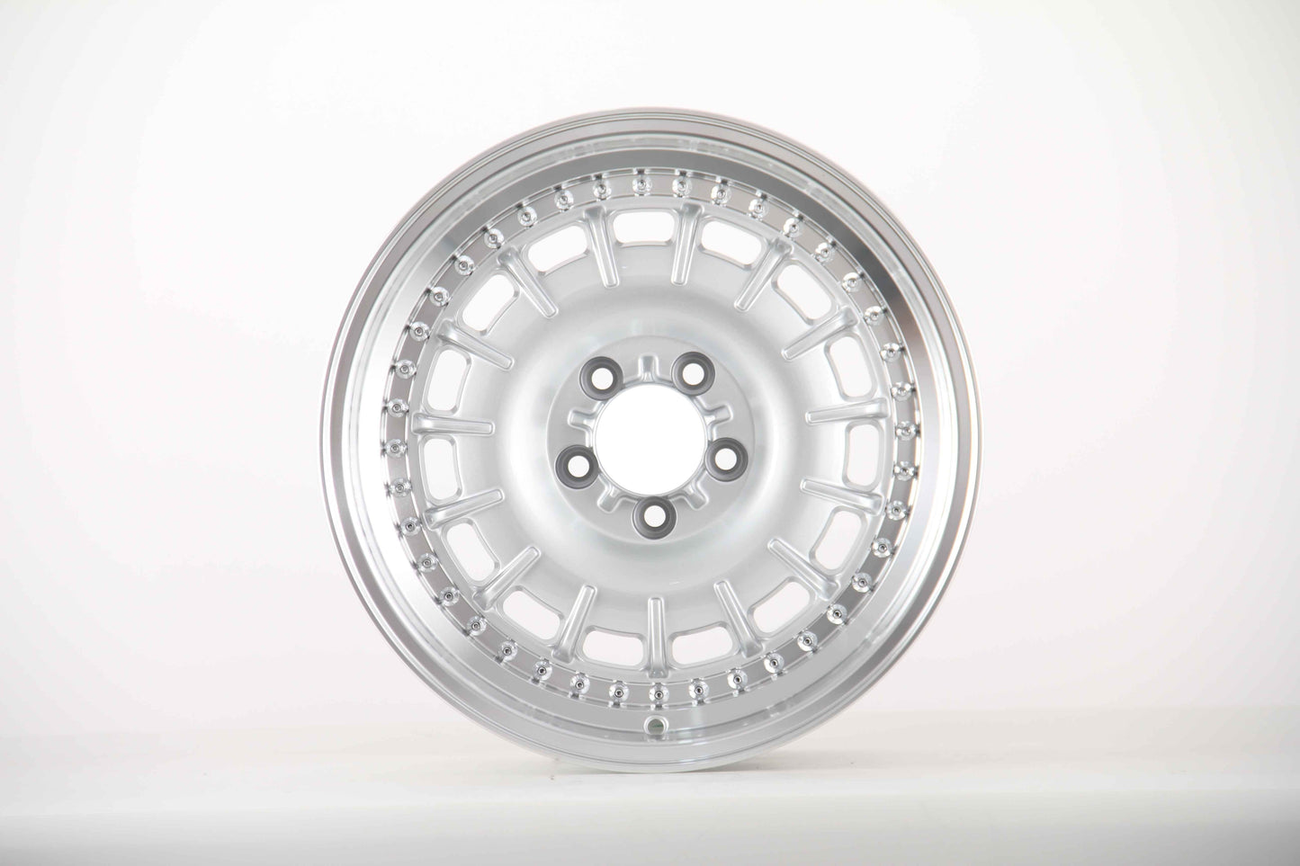 E8006 Silver Machined Lip 17x8 ET30 5x112 – (Square Set of 4)
