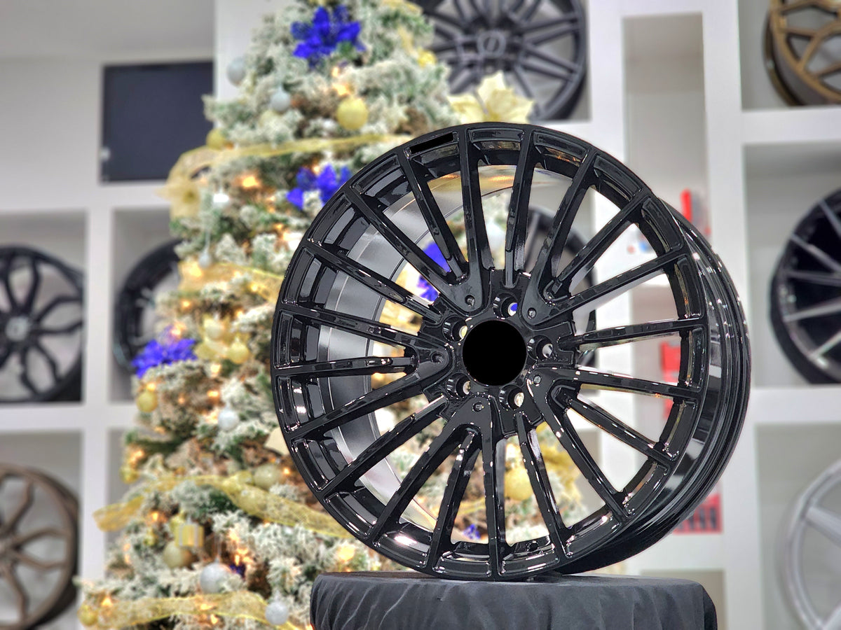 E812 Gloss Black 22x10.0 ET42 5.112 - Square Set (4 Wheels)