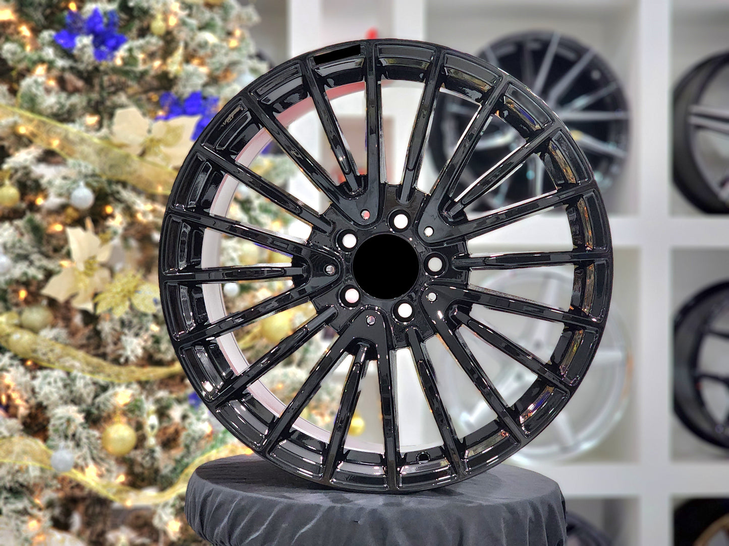 E812 Gloss Black 19x9.5 ET35 5.112 - Square Set (4 Wheels)
